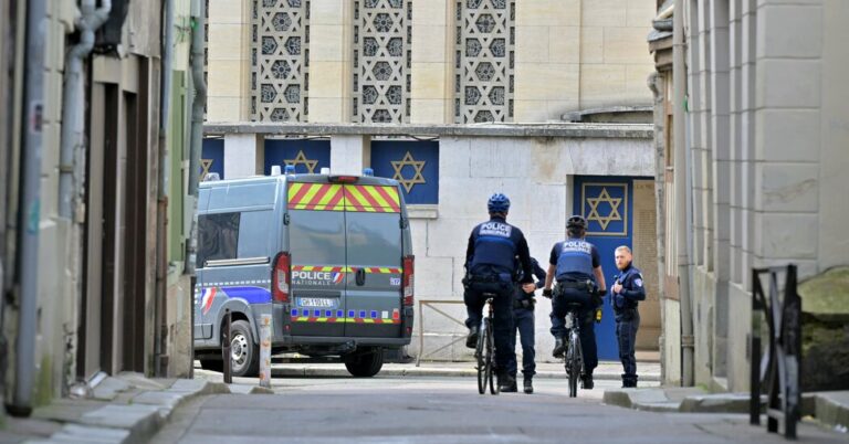 17france Synagogue Fclw Facebookjumbo.jpg