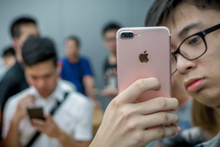 Iphones In China.jpg