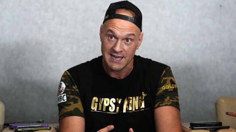 Skysports Tyson Fury Oleksandr Usyk 6553454.jpg