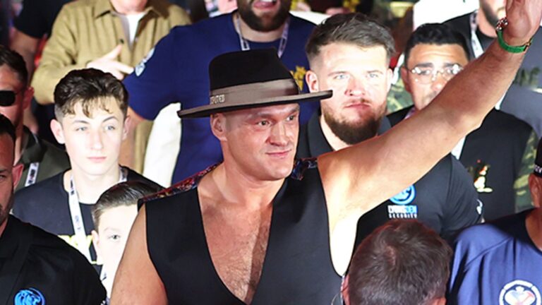 Skysports Tyson Fury Oleksandr Usyk 6554461.jpg