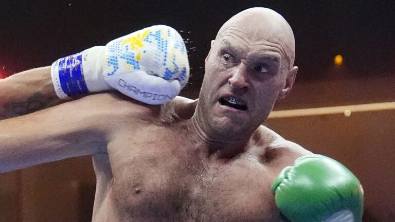 Skysports Tyson Fury Oleksandr Usyk 6558975.jpg