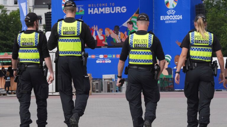 Skysports Hamburg Police 6583097.jpg