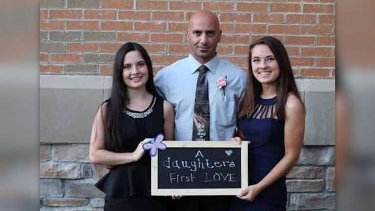 Comperatore And Daughters.jpg