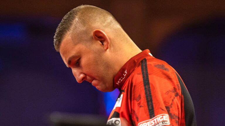 Skysports Nathan Aspinall Darts 6628592.jpg